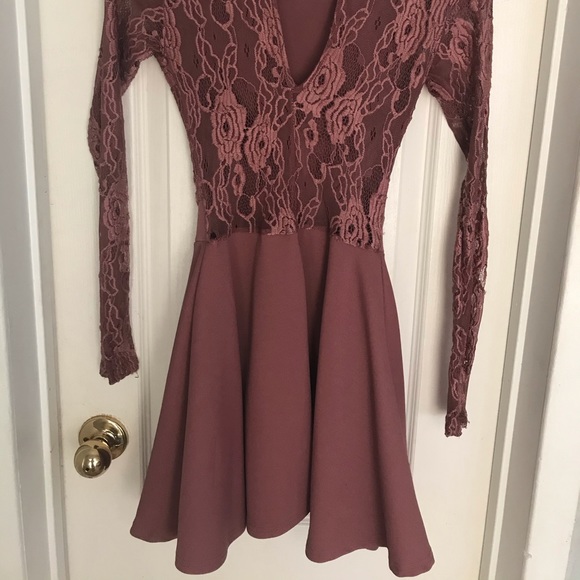 Beautiful Laced Top Dress - Picture 5 of 5